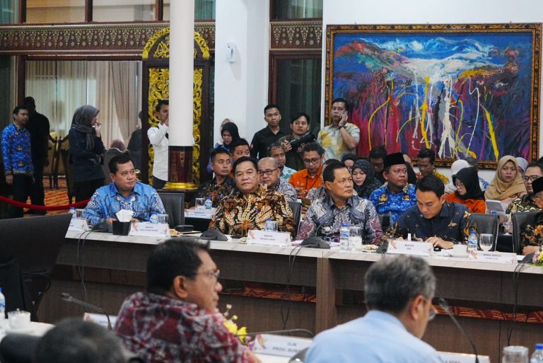 Angka Kemiskinan Sumsel Capai 1 Digit, Bupati Askolani Ucapkan Selamat Atas Kinerja Gubernur Dan Wakil Gubernur Sumsel