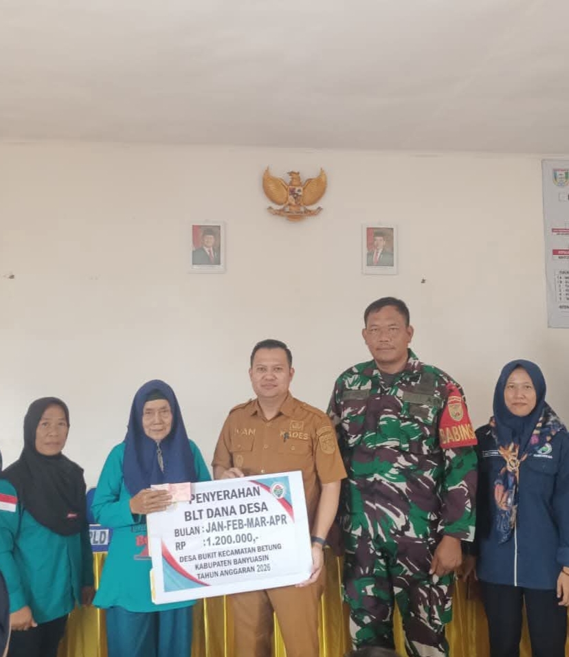 Pemerintah Desa Bukit Salurkan BLT-DD Tahap Awal, 23 KPM Terima Rp1,2 Juta