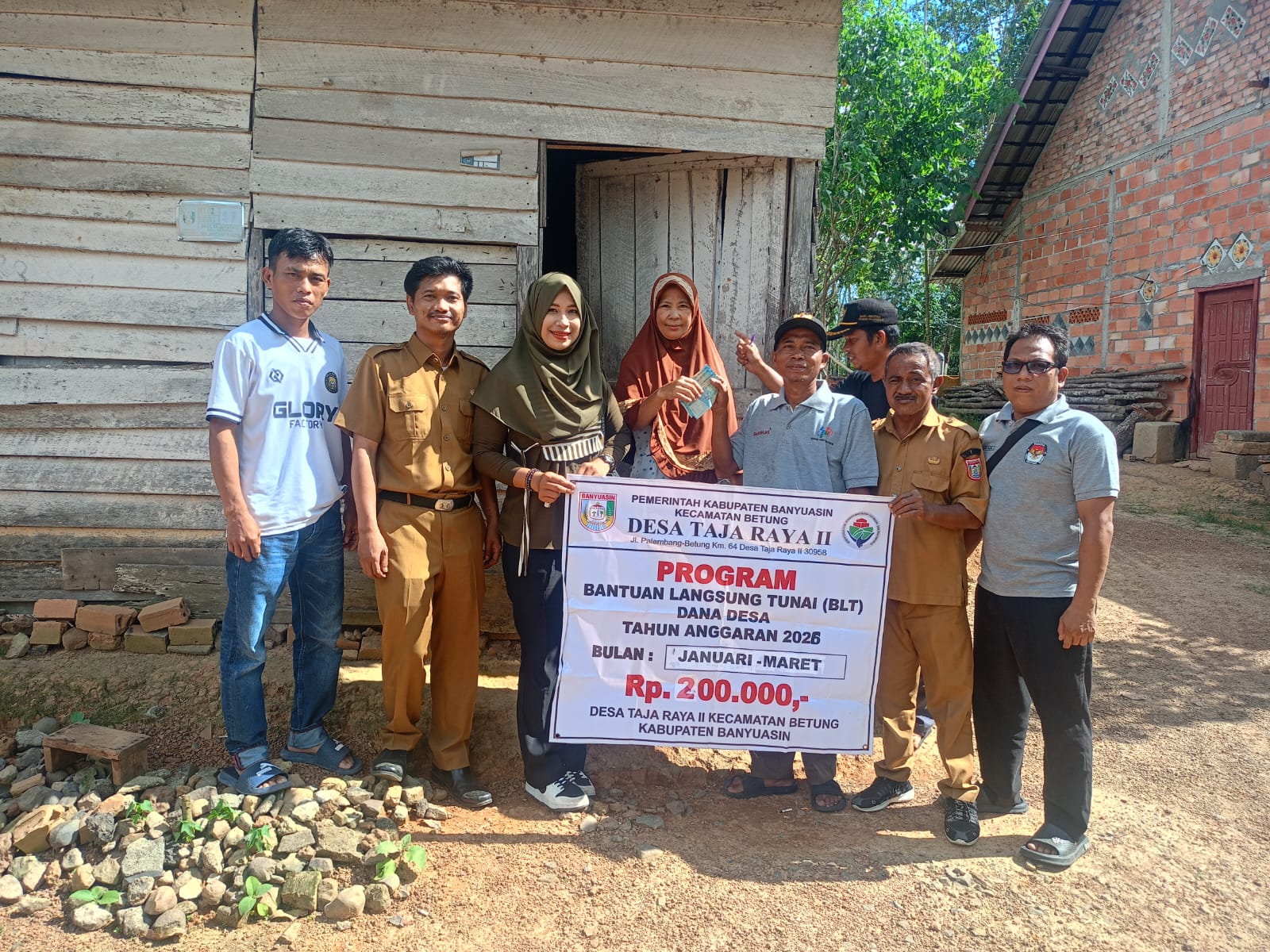 Pemdes Taja Raya II Salurkan BLT-DD 2026 Door-to-Door, 35 KPM Terima Bantuan Tiga Bulan Sekaligus