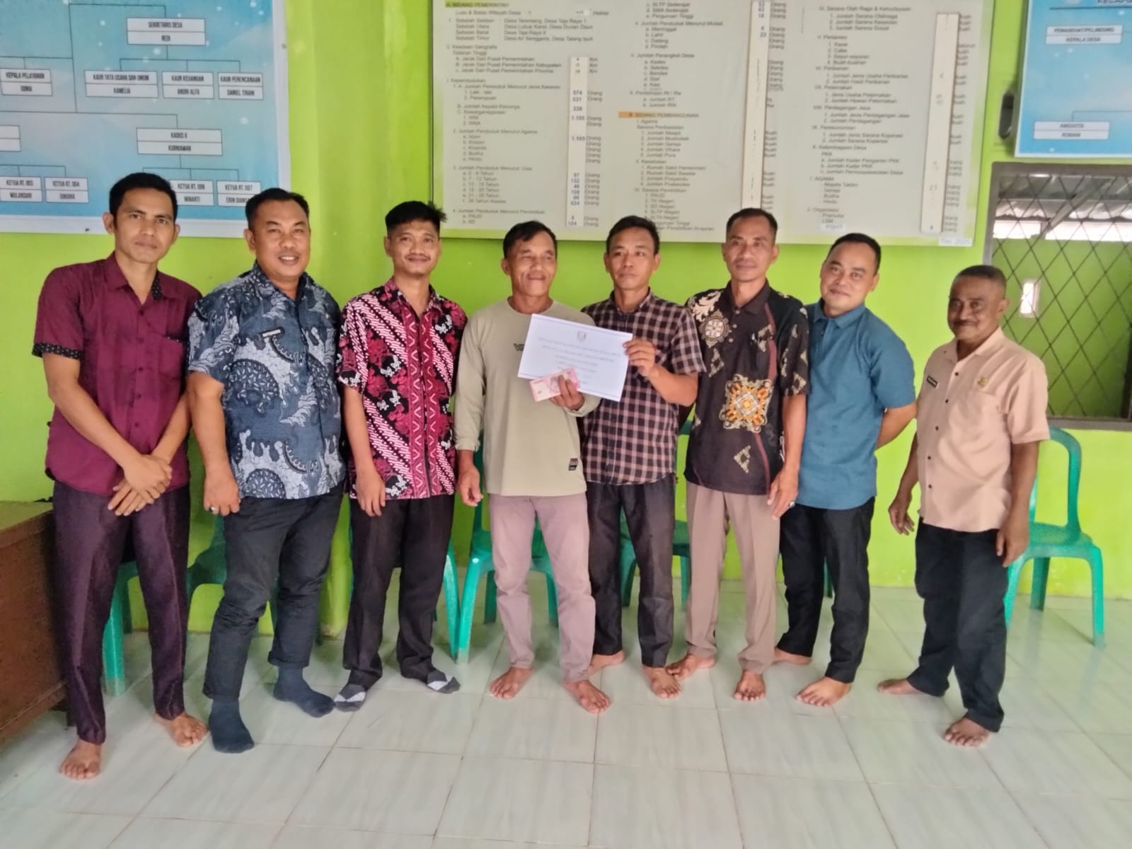 Pemerintah Desa Pulau Rajak Salurkan BLT-DD Tahap Kedua Tahun 2026 kepada 11 KPM