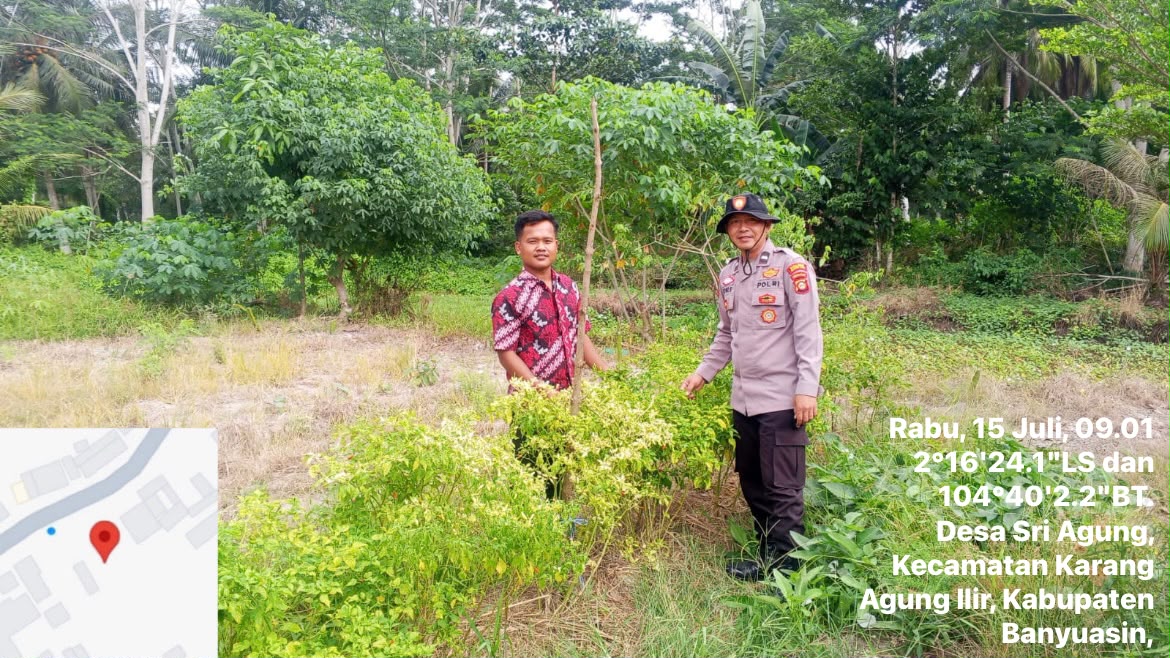 Dukung Ketahanan Pangan, Bhabinkamtibmas Polsek Banyuasin II Ajak Warga Optimalkan Pekarangan Rumah