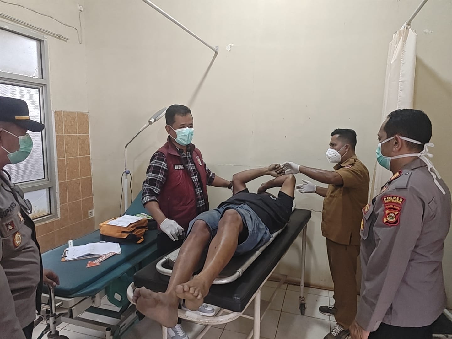 Respon Cepat Polsek Betung Tangani Penemuan Pengemudi Truk Meninggal Dunia di Pos Polisi Musi Indah