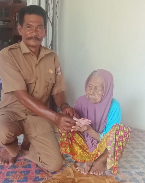 Pemdes Sumber Rejo Salurkan BLT-DD Tahap Kedua kepada 14 KPM