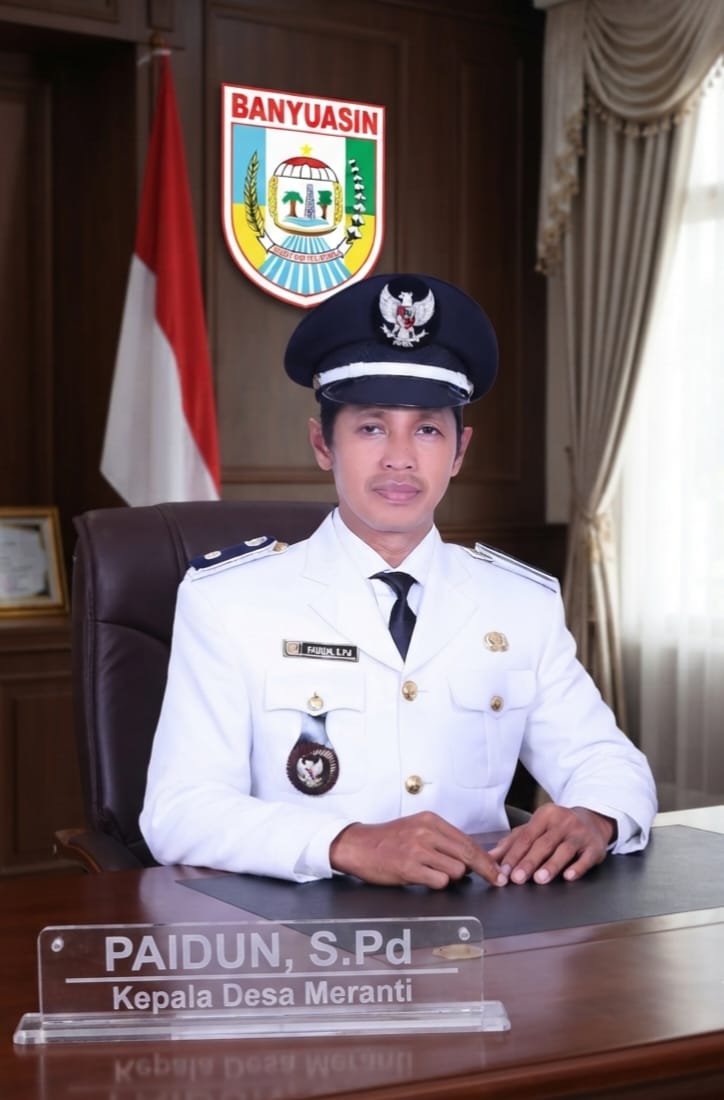 Kades Meranti Paidun, S.Pd. Ajak Warga Semarakkan HUT RI ke-81 dengan Pasang Bendera Merah Putih