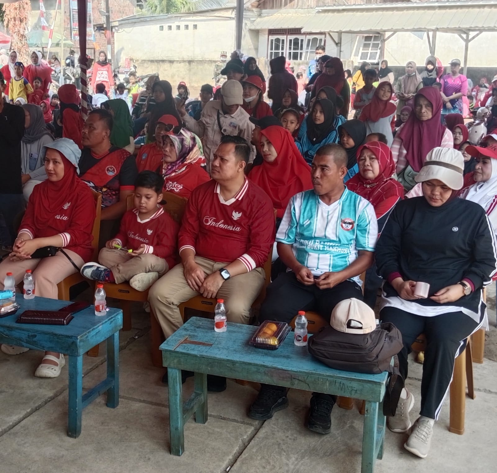 Pererat Silaturahmi Warga, Anggota DPRD Banyuasin Abdur Rosyid dan Risky Meiyanti Meriahkan HUT RI di Desa Bukit