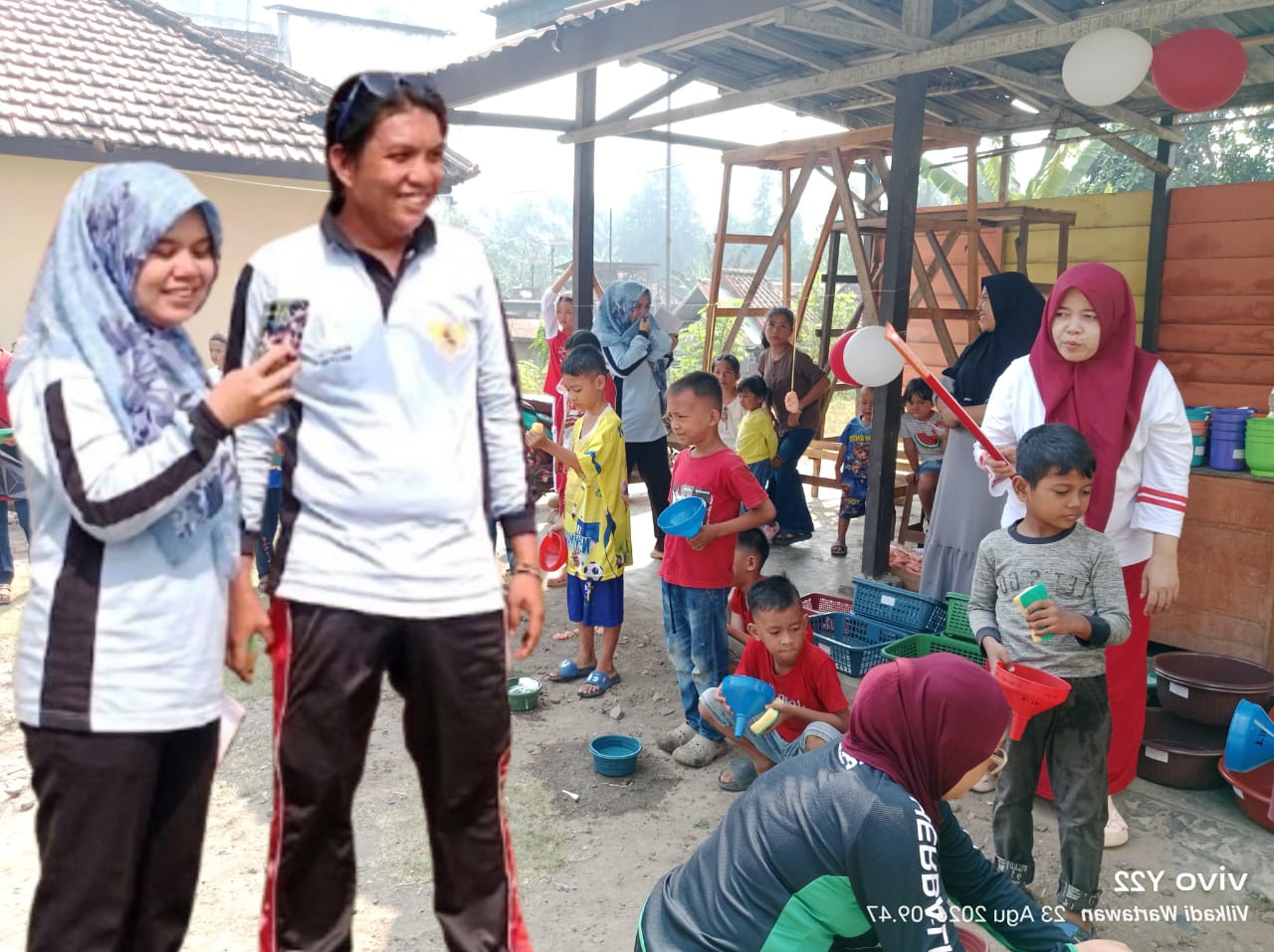 Semarak HUT RI ke-81 di Betung: Ketua RT:04 H.Alan Putra Negara dan Istri Tercinta Revi Sartika Gelar Berbagai Lomba Meriah untuk Anak-Anak di RT 04