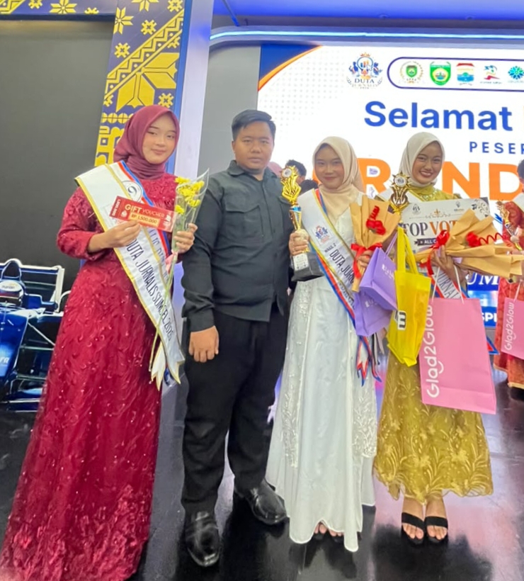 Di Bawah Binaan Wartawan Wartakitanews.com, Tiga Siswi SMA PGRI Betung Sukses Mengukir Prestasi di Tingkat Provinsi