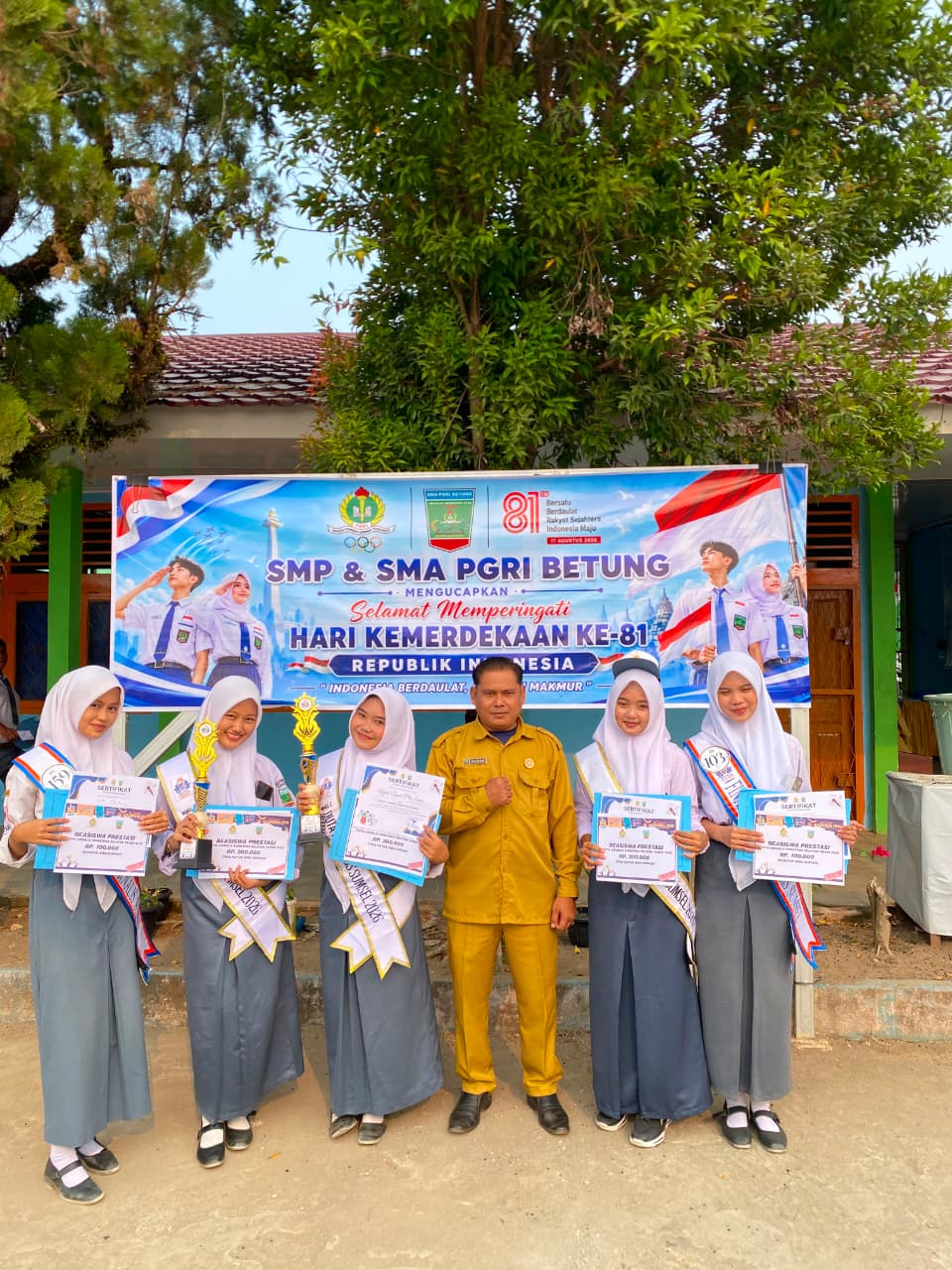 SMA PGRI Betung Borong Penghargaan di Grandfinal Duta Jurnalis Sumsel 2026, Kepala Sekolah Paiman, SE, Sampaikan Apresiasi