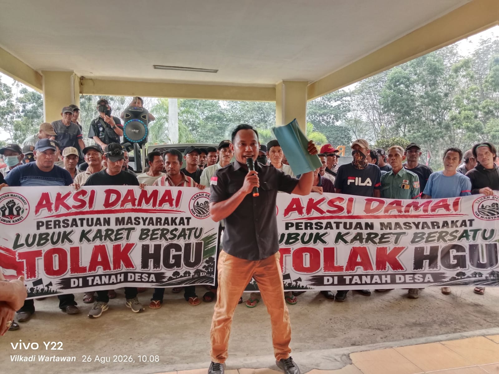 Puluhan Warga Desa Lubuk Karet Geruduk DPRD Banyuasin, Tuntut Kejelasan HGU PTPN 7 yang Telah Habis