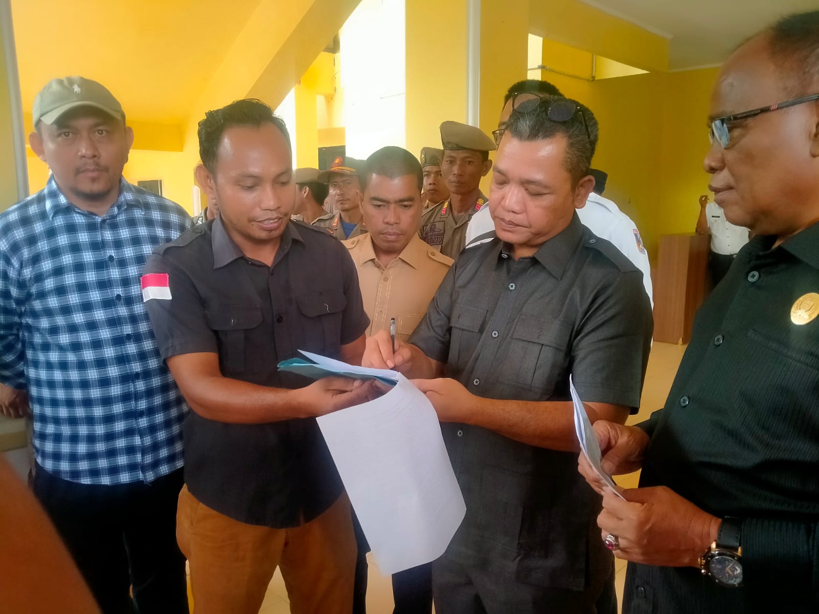 MASYARAKAT DESA LUBUK KARET MEMINTA DPRD TINDAK LANJUTI PENJELASAN HGU PTPN VII