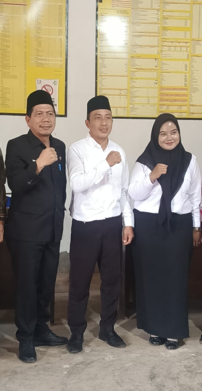 Plt Kepala Desa Persiapan Bukit Makmur Lantik Dua Perangkat Desa Baru, Tegaskan Komitmen Tingkatkan Pelayanan Publik