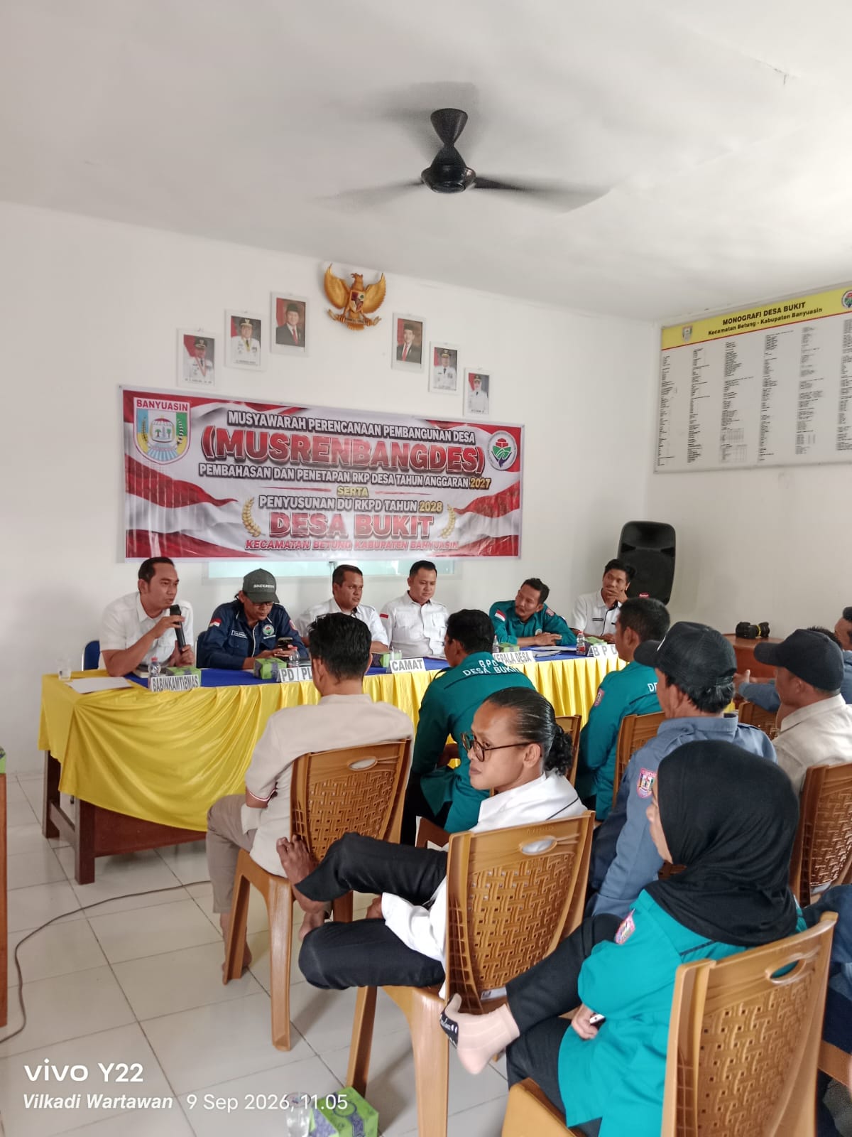 Plt Kasi PMDK Kecamatan Betung Hadiri Musrenbangdes Desa Bukit, Paparkan Aturan Penyaluran Bantuan Pangan Beras Sesuai Desil