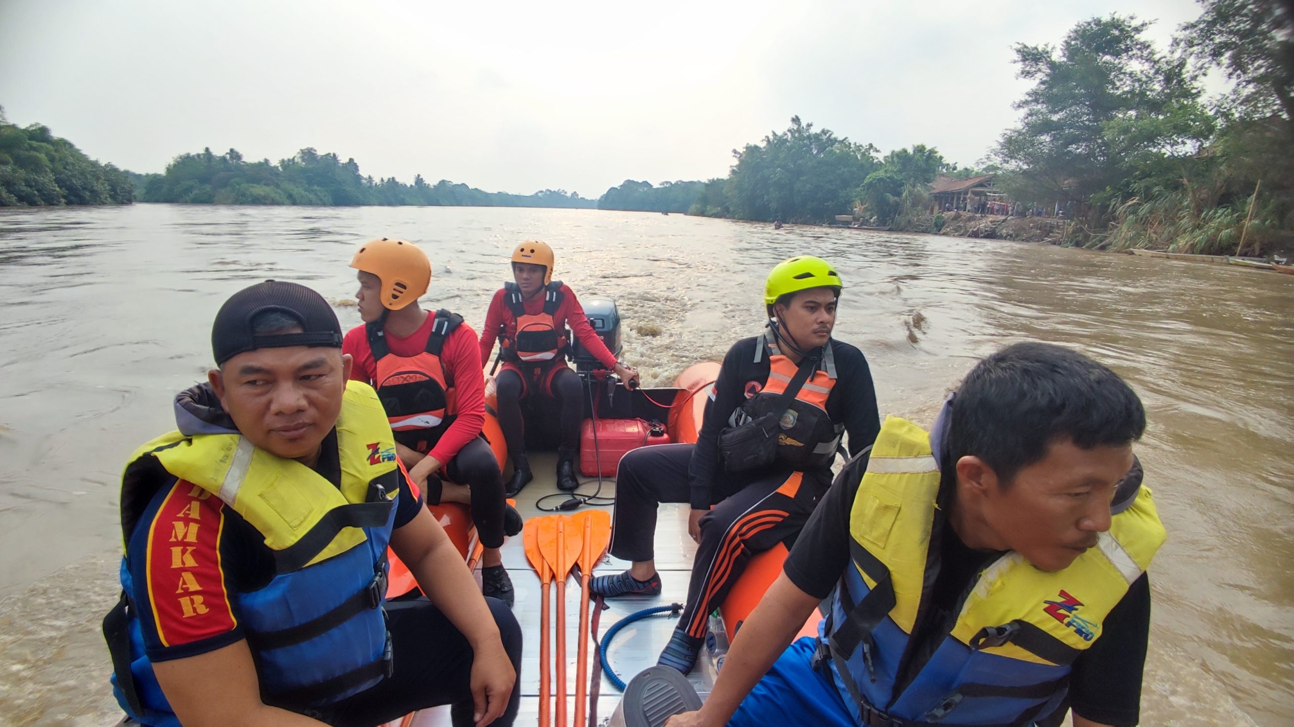 Basarnas dan Tim Gabungan Sisir Sungai Komering Cari Bocah 9 Tahun yang Tenggelam