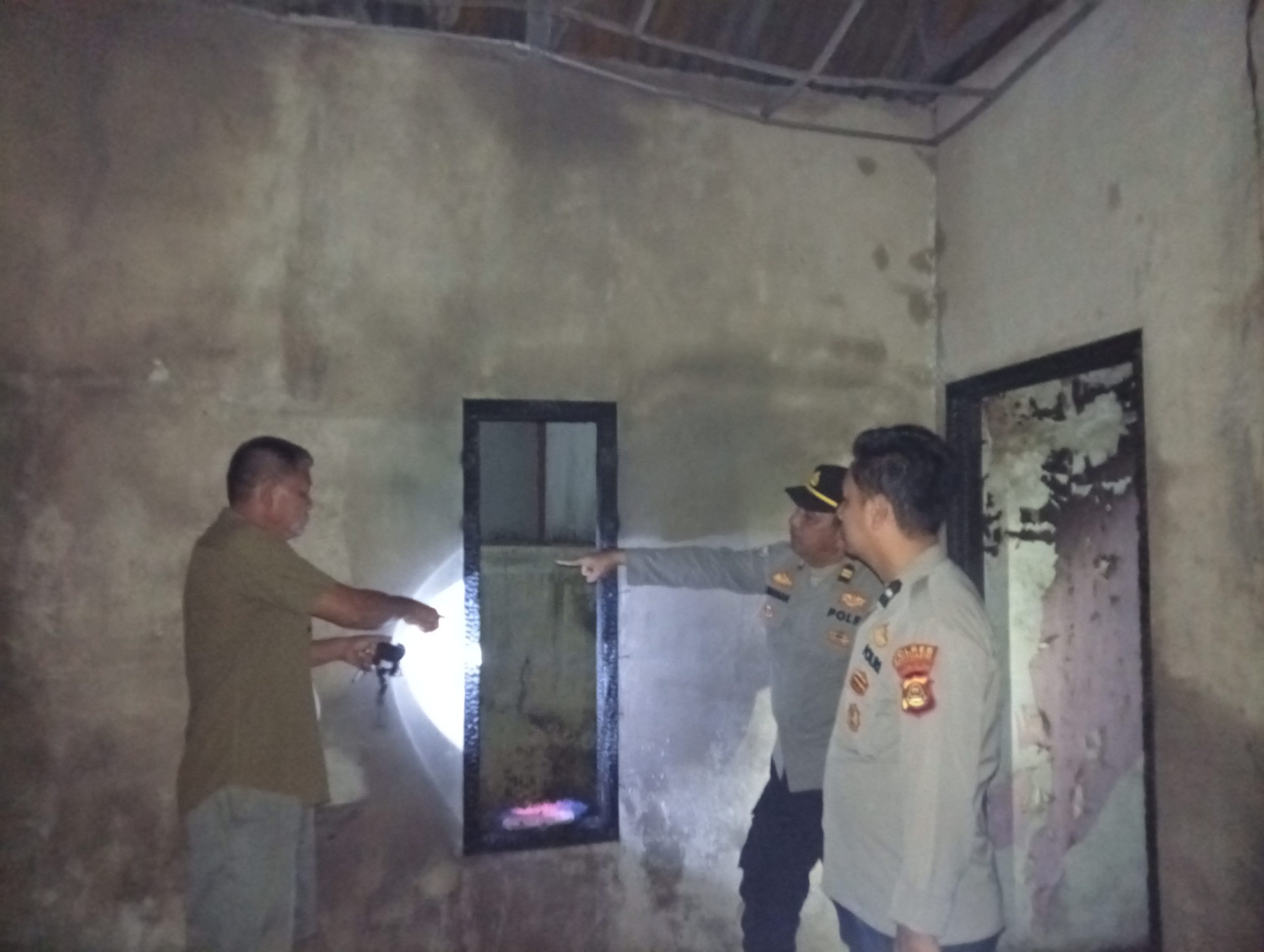 IPTU Hendra Siahaan Tinjau Langsung Kebakaran Rumah Warga di Rimba Asam, Pastikan Penyebab dan Kerugian Korban