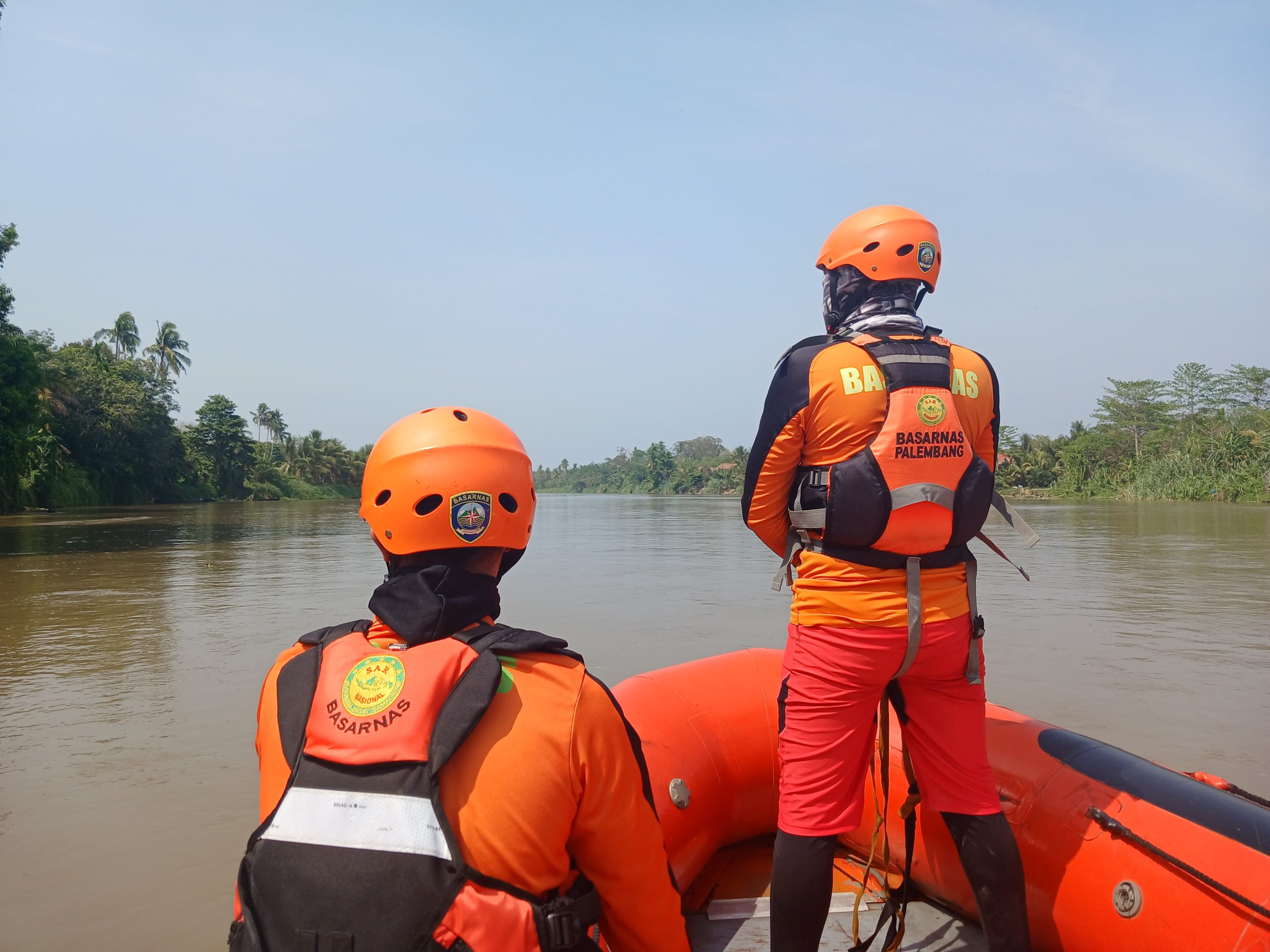 Basarnas Palembang Terjunkan Tim Rescue Cari Anak 10 Tahun yang Hilang di Sungai Komering OKI